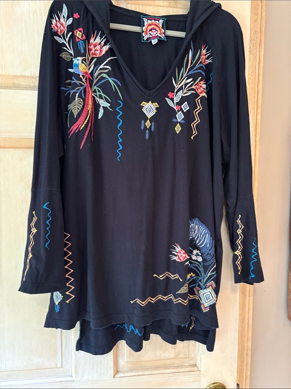 Johnny Was Embroidered Watipaso Beach Black Hooded V-Neck Tunic Top 2X